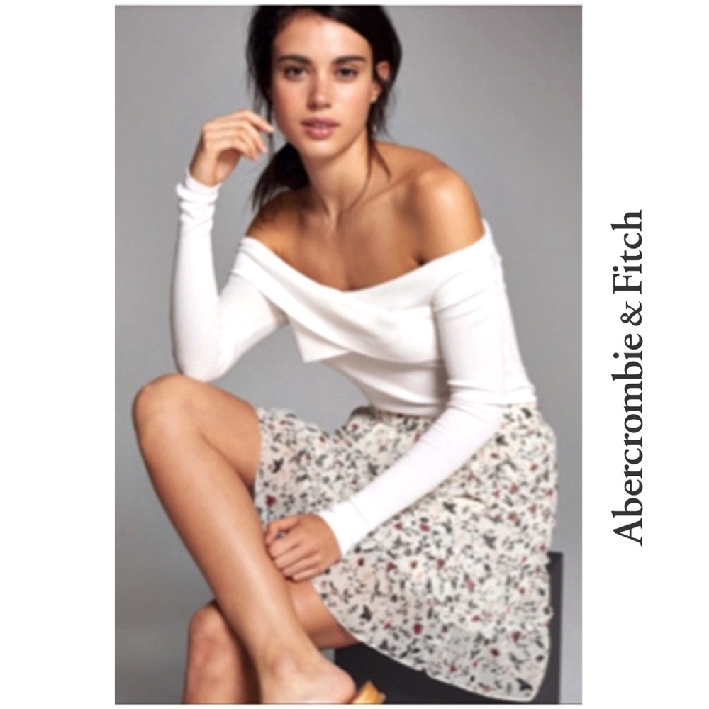 A&F Floral underlined Mini Skirt